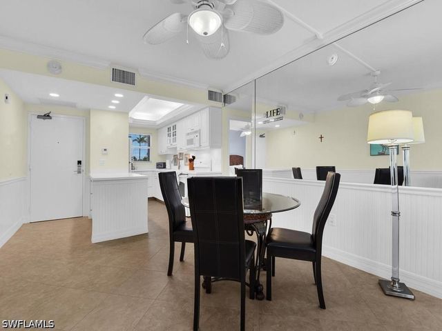 140 Seaview CT 206S, Marco Island, FL 34145