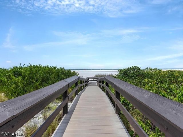 140 Seaview CT 206S, Marco Island, FL 34145