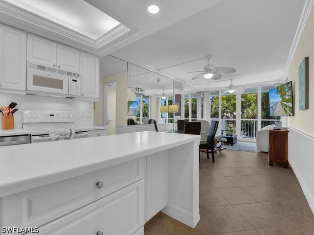 140 Seaview CT 206S, Marco Island, FL 34145