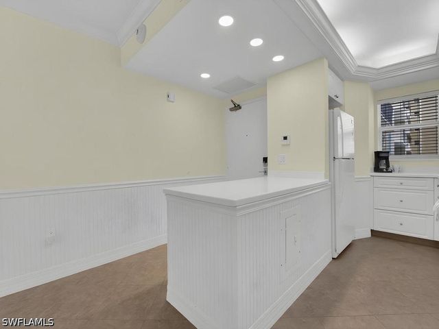 140 Seaview CT 206S, Marco Island, FL 34145