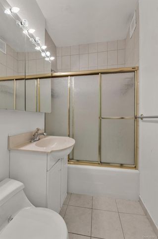 70-25 Yellowstone Boulevard 18K, Forest Hills, NY 11375
