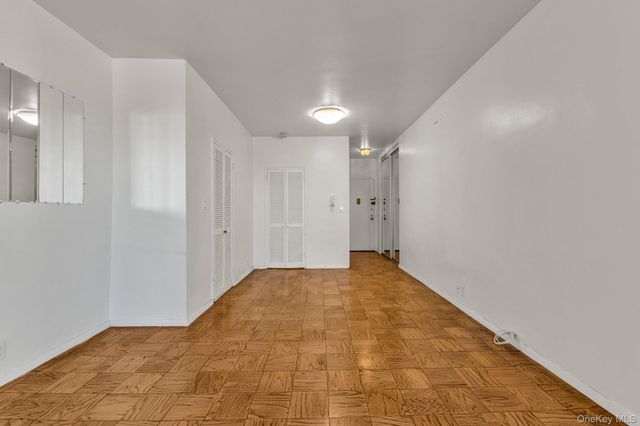 70-25 Yellowstone Boulevard 18K, Forest Hills, NY 11375