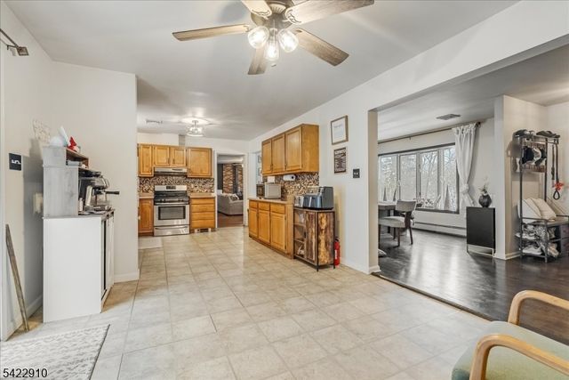 9 River View Dr, Hardwick Twp., NJ 07825