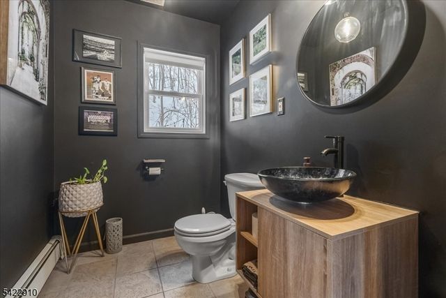 9 River View Dr, Hardwick Twp., NJ 07825