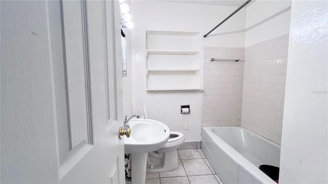 2421 LAURA PLACE, Orlando, FL 32803