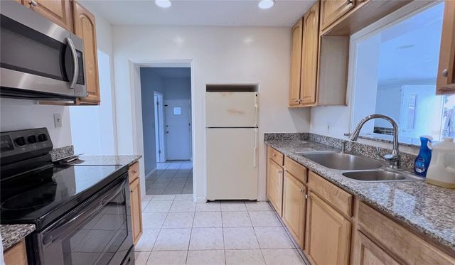 2421 LAURA PLACE, Orlando, FL 32803