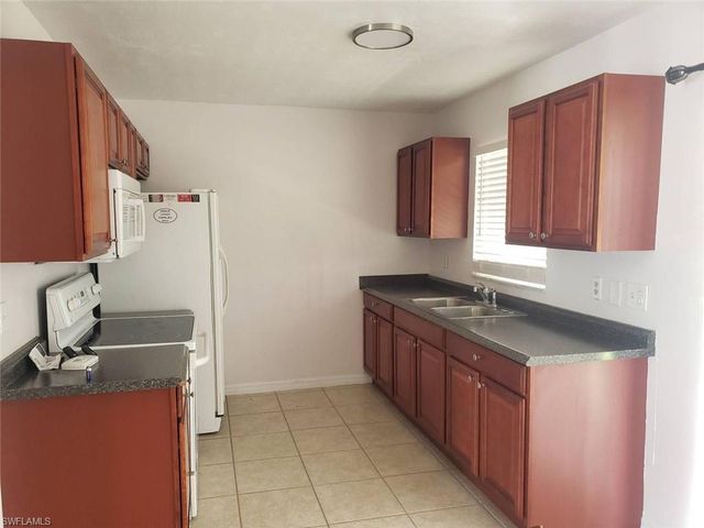 1306 Hibiscus DR, Cape Coral, FL 33909