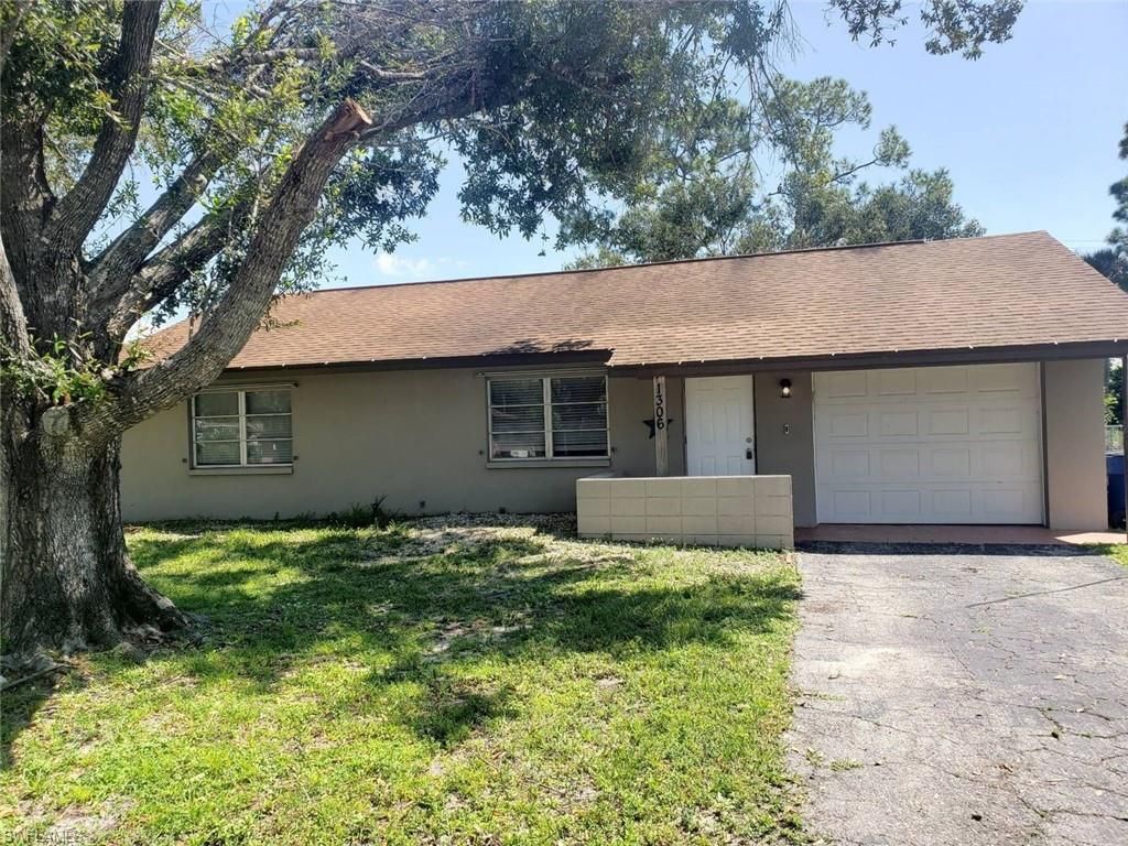 1306 Hibiscus DR, Cape Coral, FL 33909