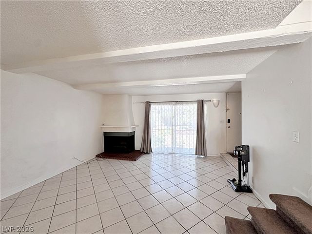 674 Rolling Green Drive 674, Las Vegas, NV 89169
