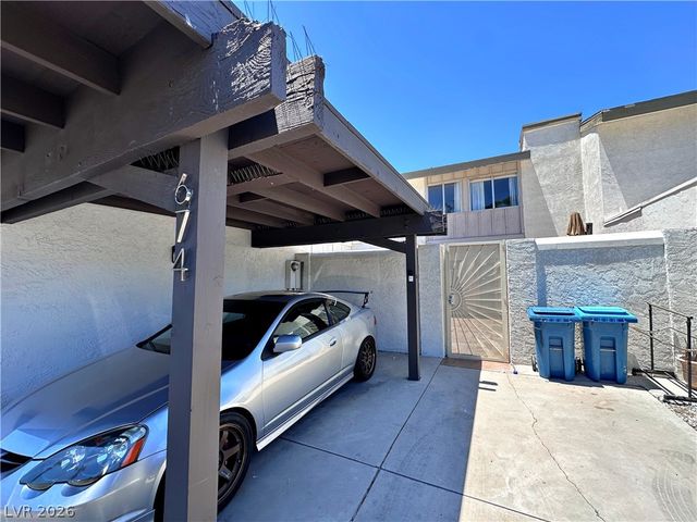 674 Rolling Green Drive 674, Las Vegas, NV 89169
