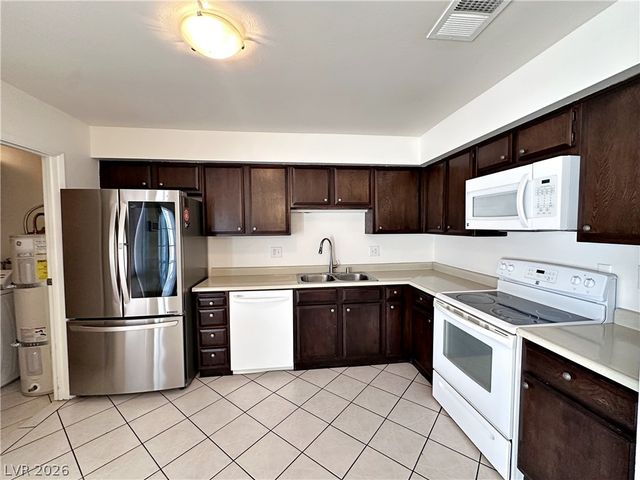 674 Rolling Green Drive 674, Las Vegas, NV 89169