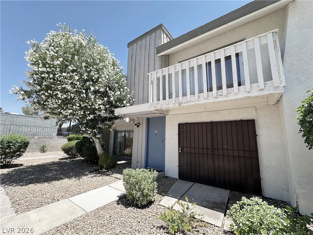 674 Rolling Green Drive 674, Las Vegas, NV 89169