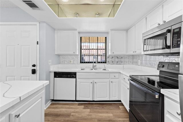 4111 ASHFORD GREEN PLACE B202, Tampa, FL 33613