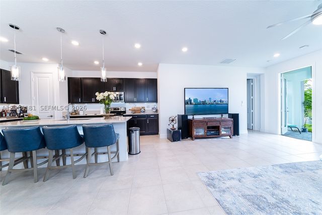 4230 Rosa Dr, Deerfield Beach, FL 33064