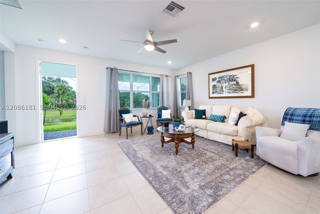 4230 Rosa Dr, Deerfield Beach, FL 33064