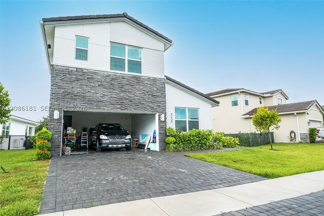 4230 Rosa Dr, Deerfield Beach, FL 33064