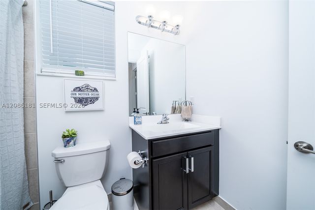 4230 Rosa Dr, Deerfield Beach, FL 33064