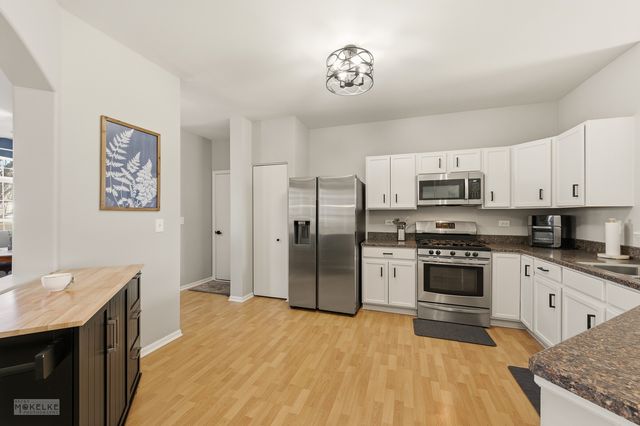 397 Cascade Lane 397, Oswego, IL 60543