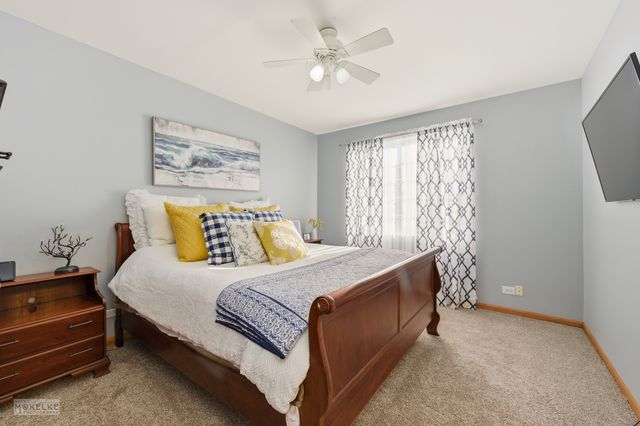 397 Cascade Lane 397, Oswego, IL 60543