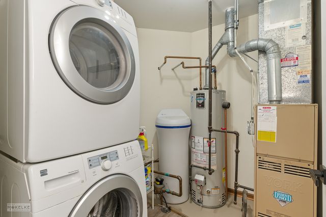 397 Cascade Lane 397, Oswego, IL 60543