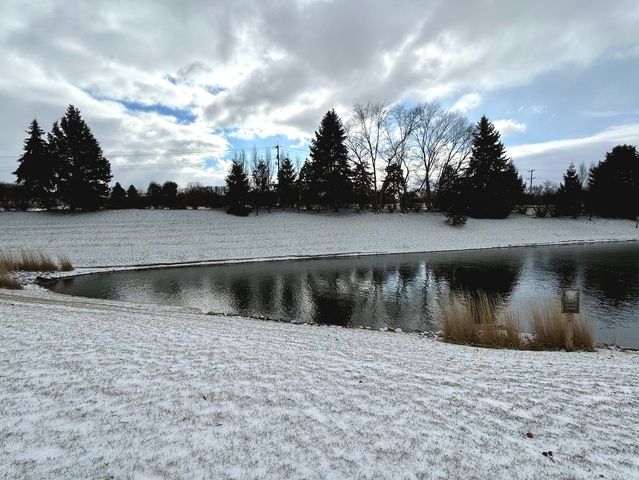 397 Cascade Lane 397, Oswego, IL 60543