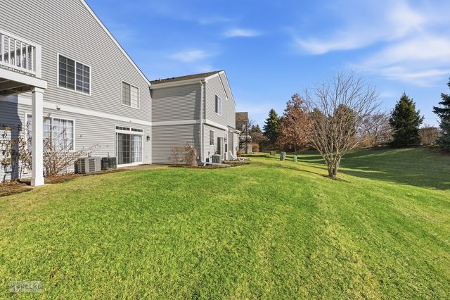 397 Cascade Lane 397, Oswego, IL 60543