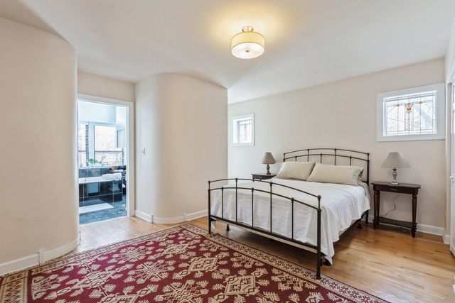 645 W Bittersweet Place 1, Chicago, IL 60613