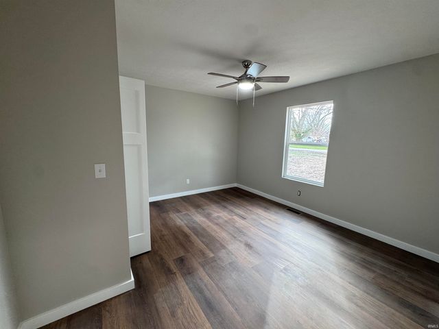 450 Trinton Circle, Bedford, IN 47421