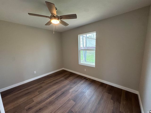 450 Trinton Circle, Bedford, IN 47421