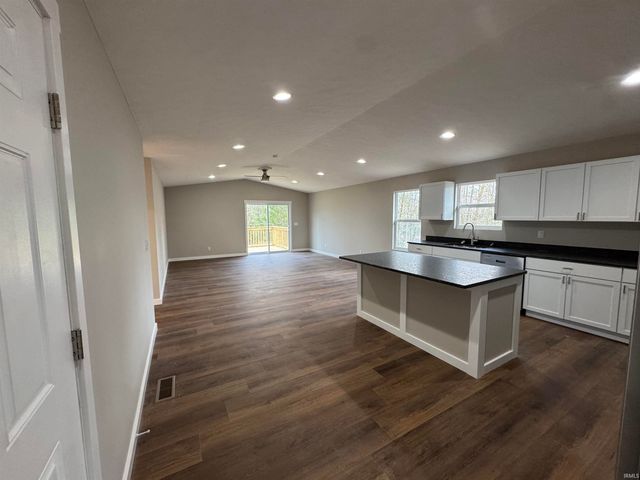 450 Trinton Circle, Bedford, IN 47421