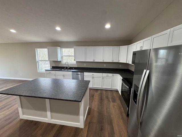 450 Trinton Circle, Bedford, IN 47421