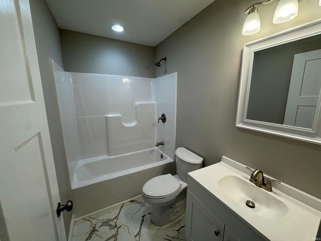 450 Trinton Circle, Bedford, IN 47421