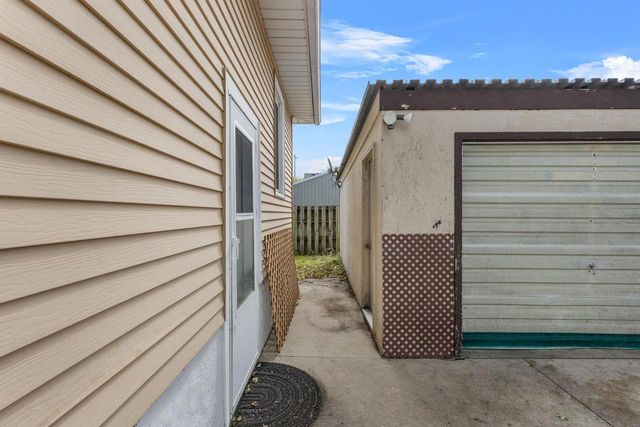 1027 LAKE STREET, Green Bay, WI 54303