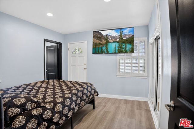 18813 Cantlay Street, Reseda (los Angeles), CA 91335