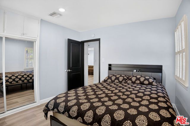 18813 Cantlay Street, Reseda (los Angeles), CA 91335