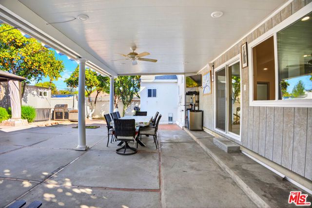 18813 Cantlay Street, Reseda (los Angeles), CA 91335