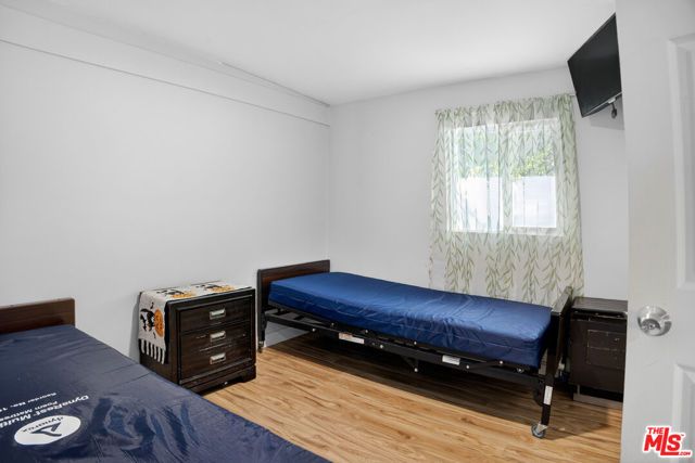 18813 Cantlay Street, Reseda (los Angeles), CA 91335