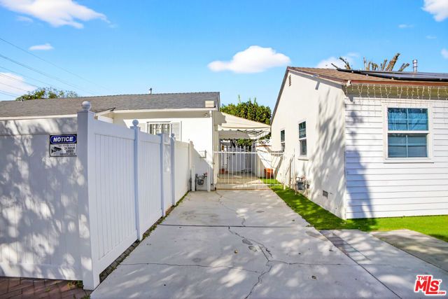 18813 Cantlay Street, Reseda (los Angeles), CA 91335