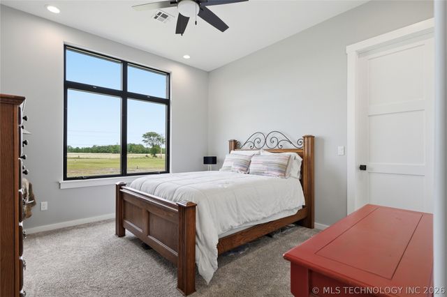 5882 E 171st Street S, Bixby, OK 74008