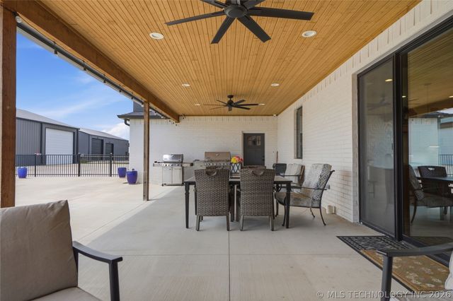 5882 E 171st Street S, Bixby, OK 74008