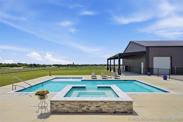 5882 E 171st Street S, Bixby, OK 74008