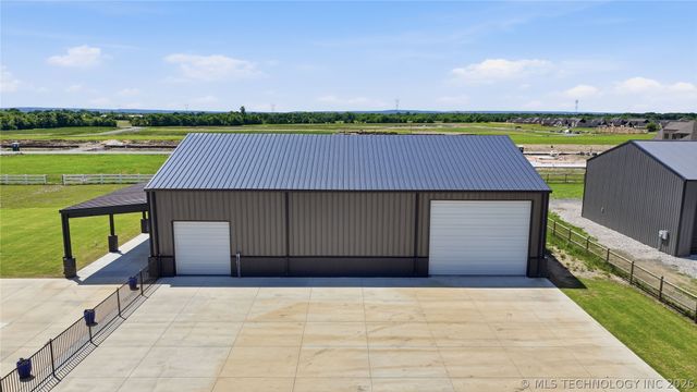 5882 E 171st Street S, Bixby, OK 74008