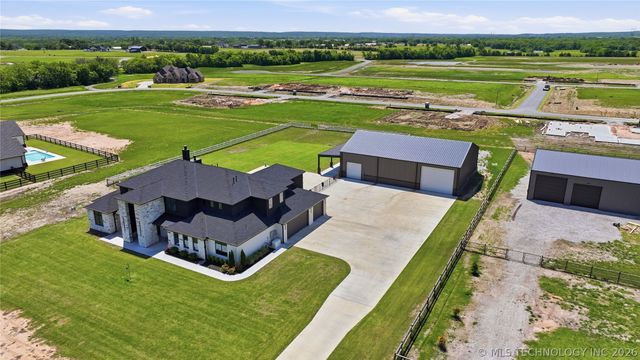 5882 E 171st Street S, Bixby, OK 74008