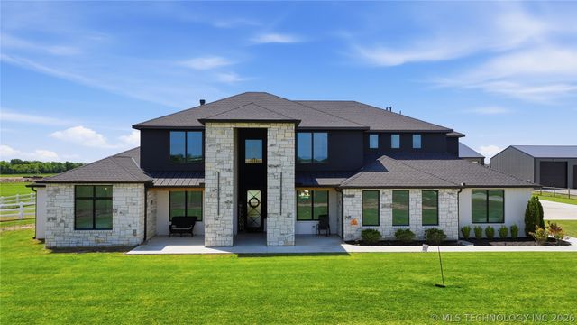 5882 E 171st Street S, Bixby, OK 74008