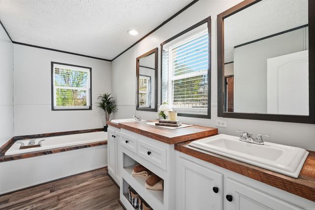 11001 River Trail Drive, Scott, AR 72141