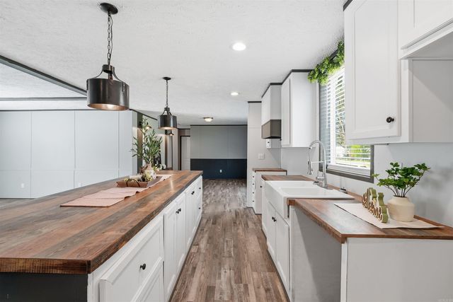 11001 River Trail Drive, Scott, AR 72141