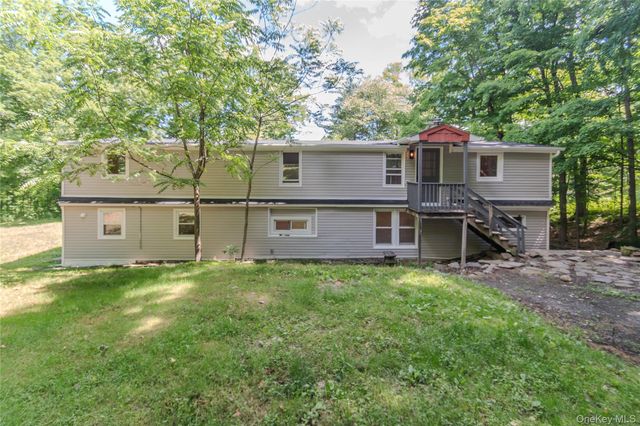 26 Old Hollow Road, Clinton Corners, NY 12514