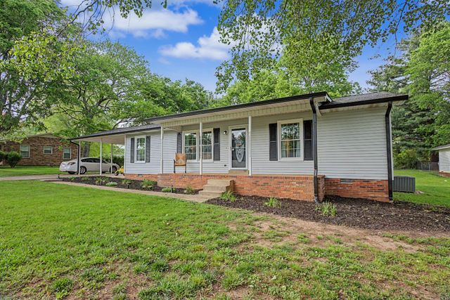 804 3rd St, Lawrenceburg, TN 38464