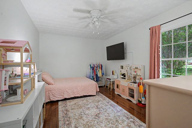804 3rd St, Lawrenceburg, TN 38464