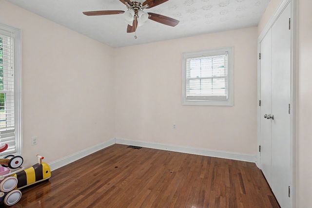 804 3rd St, Lawrenceburg, TN 38464